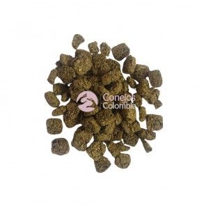 Turrones de alfalfa para conejos, cobayas y chinchillas. Snack natural para enriquecer la dieta. Conejos Colombia.